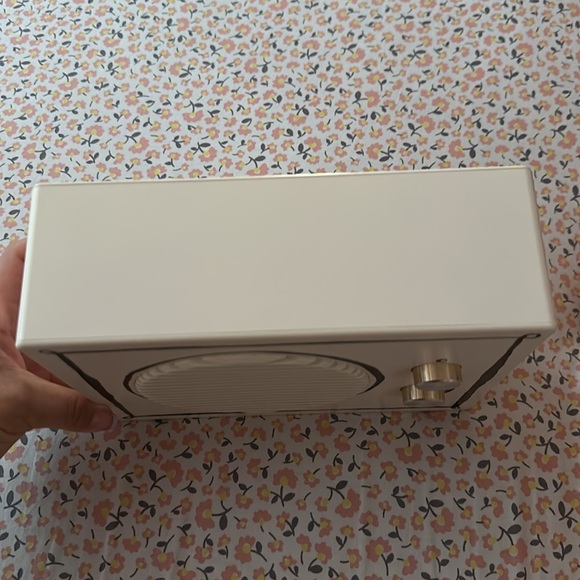 Kate spade ♠️ speaker - Picture 3 of 10